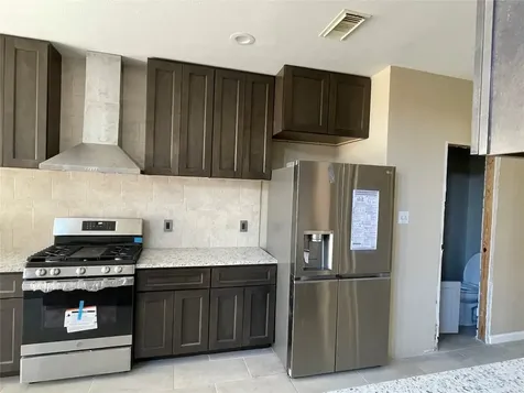 2215 Alberton Lane Pearland TX 77584