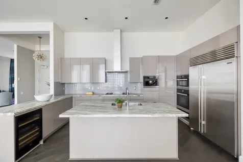 1409 Post Oak Boulevard 2702 Houston TX 77056