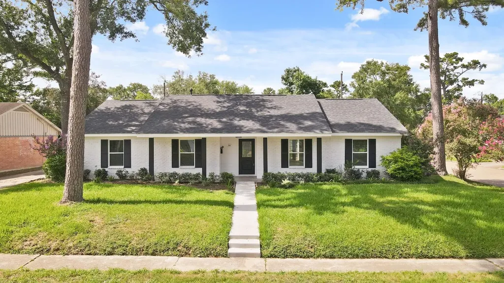 5943 Greenmont Drive Houston TX 77092