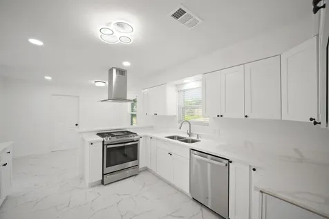 5943 Greenmont Drive Houston TX 77092