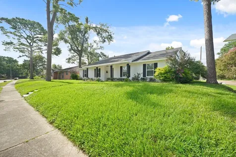 5943 Greenmont Drive Houston TX 77092