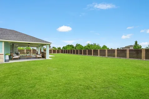 1664 Road 5601 Cleveland TX 77327
