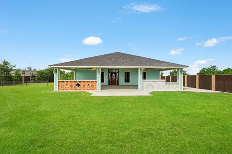 1664 Road 5601 Cleveland TX 77327