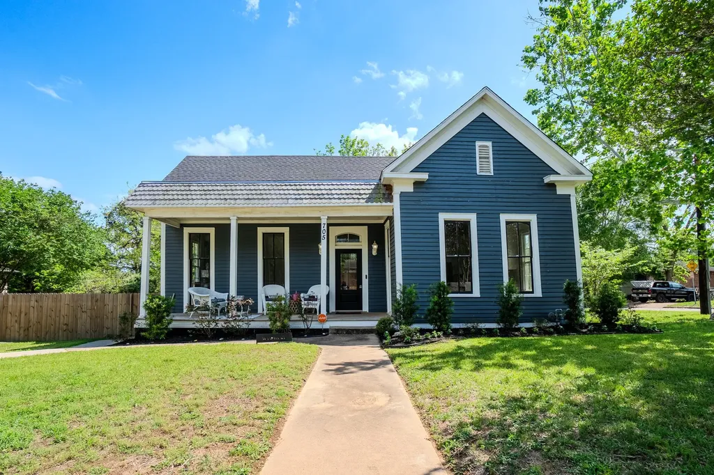 705 W Fifth Street Brenham TX 77833
