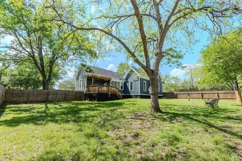 705 W Fifth Street Brenham TX 77833