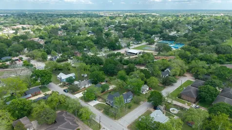 705 W Fifth Street Brenham TX 77833