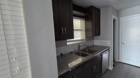 18800 Egret Bay Boulevard 106 Houston TX 77058