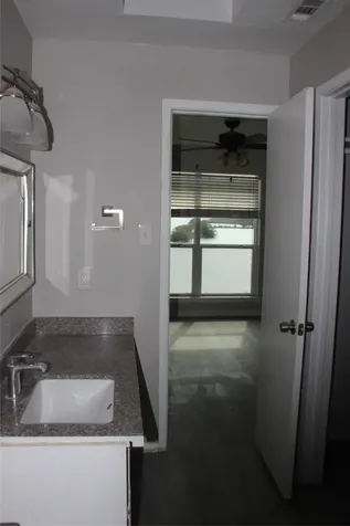 18800 Egret Bay Boulevard 106 Houston TX 77058
