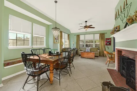 4110 Walnut Pond Drive Houston TX 77059