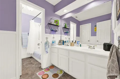 4110 Walnut Pond Drive Houston TX 77059