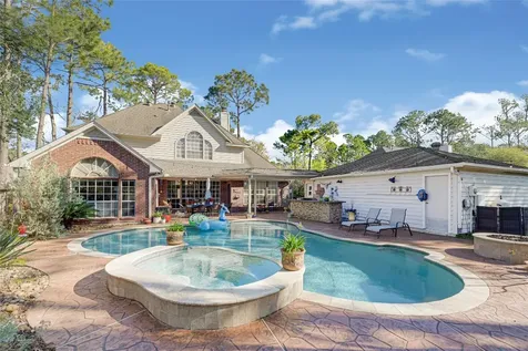4110 Walnut Pond Drive Houston TX 77059