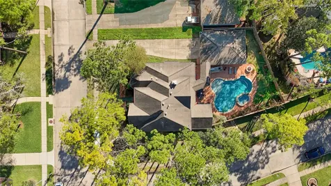4110 Walnut Pond Drive Houston TX 77059