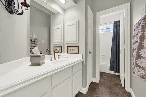 4110 Walnut Pond Drive Houston TX 77059