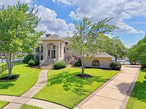 107 Twin Oaks Way Kemah TX 77565