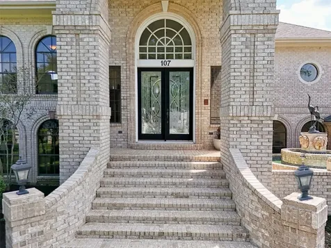 107 Twin Oaks Way Kemah TX 77565