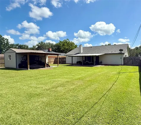 1407 Avenue F Danbury TX 77534