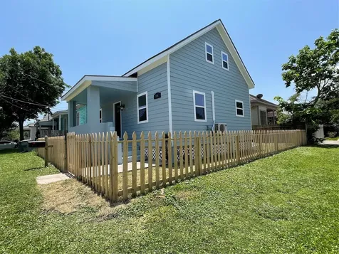 1701 40th Street Galveston TX 77550