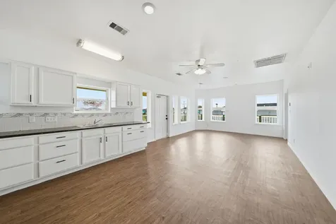 4110 Liberty Drive Galveston TX 77554