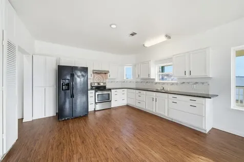 4110 Liberty Drive Galveston TX 77554