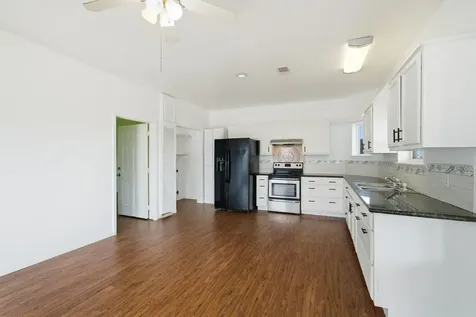 4110 Liberty Drive Galveston TX 77554