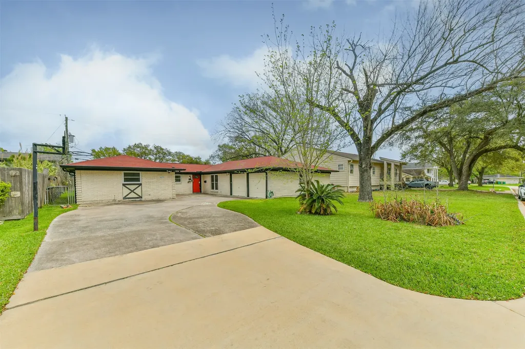 1422 Cedarbrook Court Seabrook TX 77586