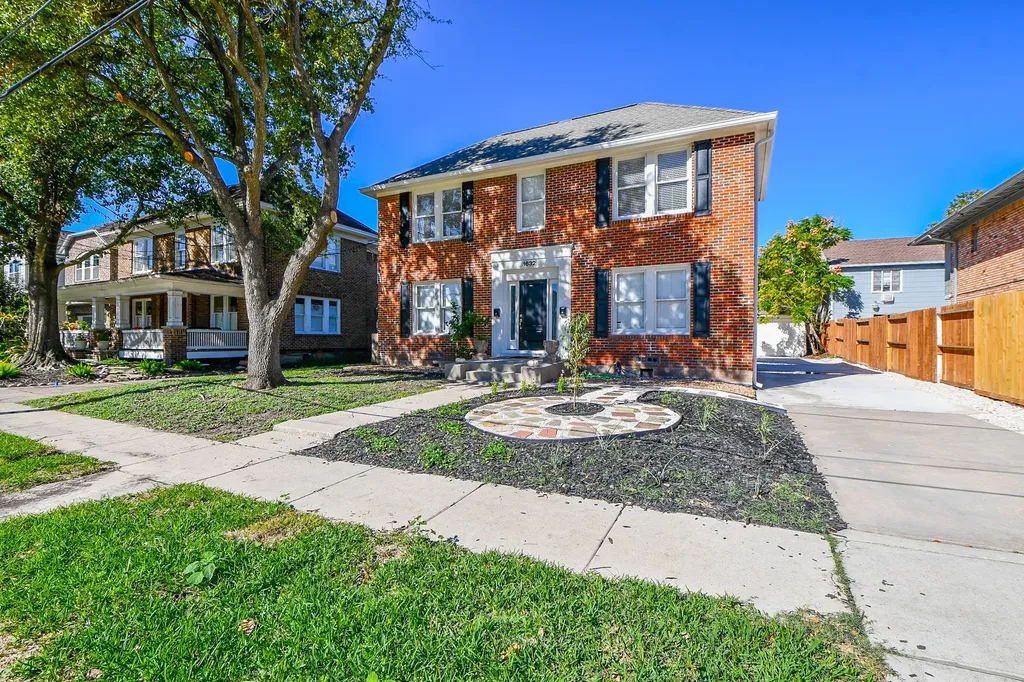 1632 Bonnie Brae Street B Houston TX 77006