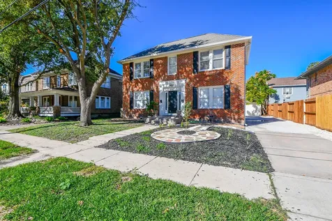 1632 Bonnie Brae Street B Houston TX 77006