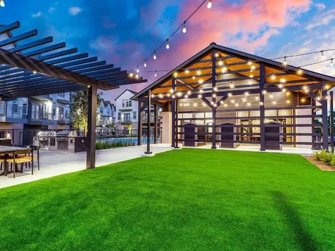 1000 Fort Worth Avenue 2515 Dallas TX 75208