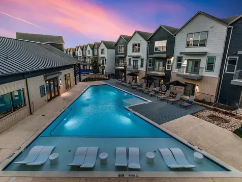1000 Fort Worth Avenue 2515 Dallas TX 75208