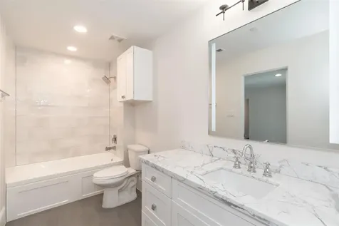 3821 N Braeswood Boulevard C Houston TX 77025