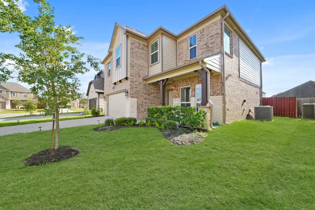 2507 Sunlit Meadow Trail Fresno TX 77545