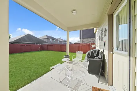 2507 Sunlit Meadow Trail Fresno TX 77545