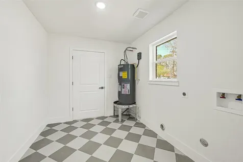 2100 Crestwood Drive Richmond TX 77469