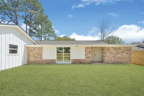 2100 Crestwood Drive Richmond TX 77469