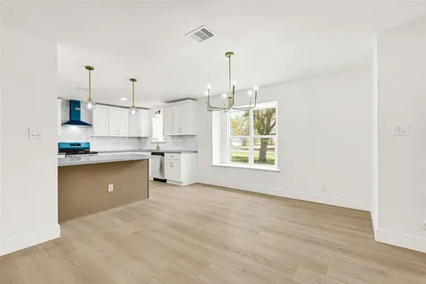 2100 Crestwood Drive Richmond TX 77469