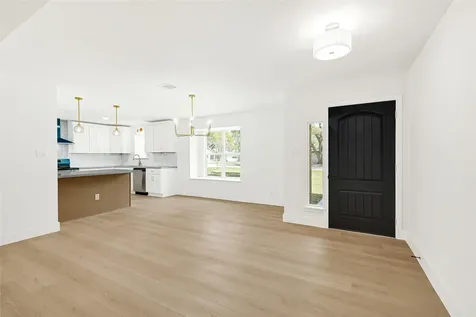 2100 Crestwood Drive Richmond TX 77469