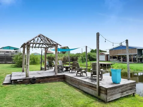 894, 896 S Crystal Beach Road Crystal Beach TX 77650