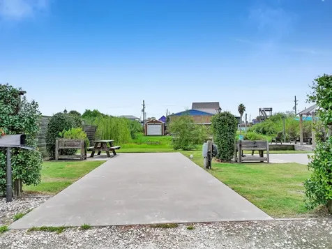 894, 896 S Crystal Beach Road Crystal Beach TX 77650