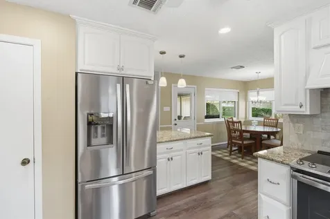 611 Forest Lake Drive Seabrook TX 77586