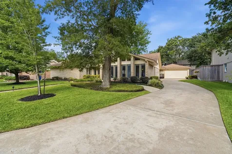 611 Forest Lake Drive Seabrook TX 77586