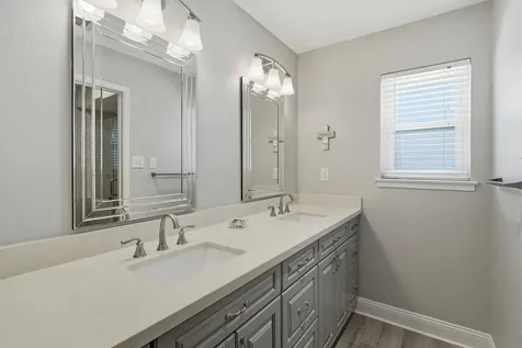 611 Forest Lake Drive Seabrook TX 77586