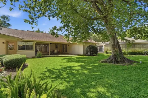 611 Forest Lake Drive Seabrook TX 77586