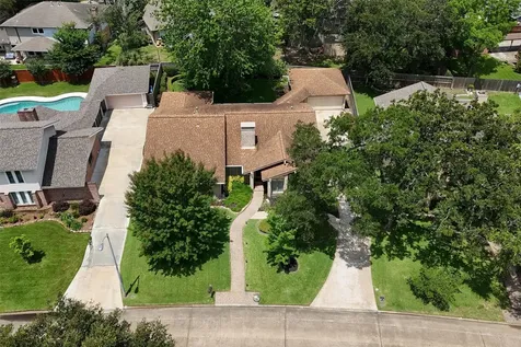 611 Forest Lake Drive Seabrook TX 77586
