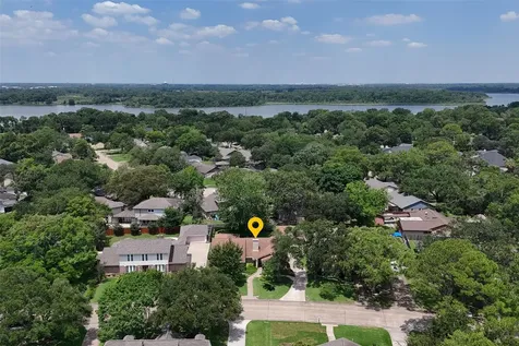611 Forest Lake Drive Seabrook TX 77586