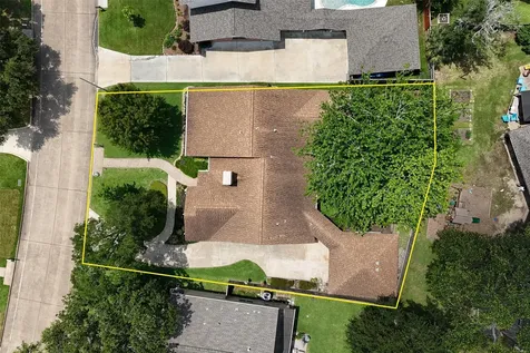 611 Forest Lake Drive Seabrook TX 77586