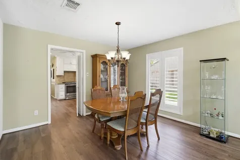 611 Forest Lake Drive Seabrook TX 77586