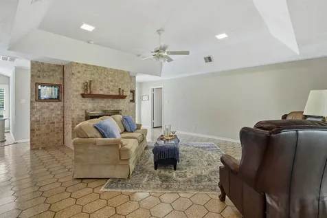 611 Forest Lake Drive Seabrook TX 77586