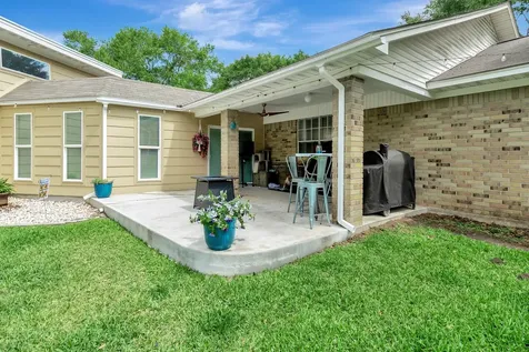 1002 S 2nd Street Ganado TX 77962