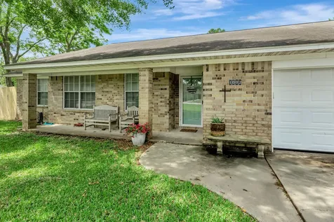 1002 S 2nd Street Ganado TX 77962
