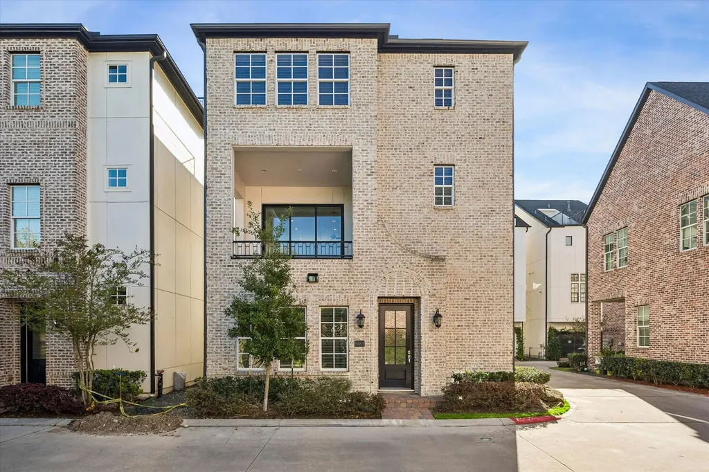 9663 Kings Cross Station Houston TX 77045
